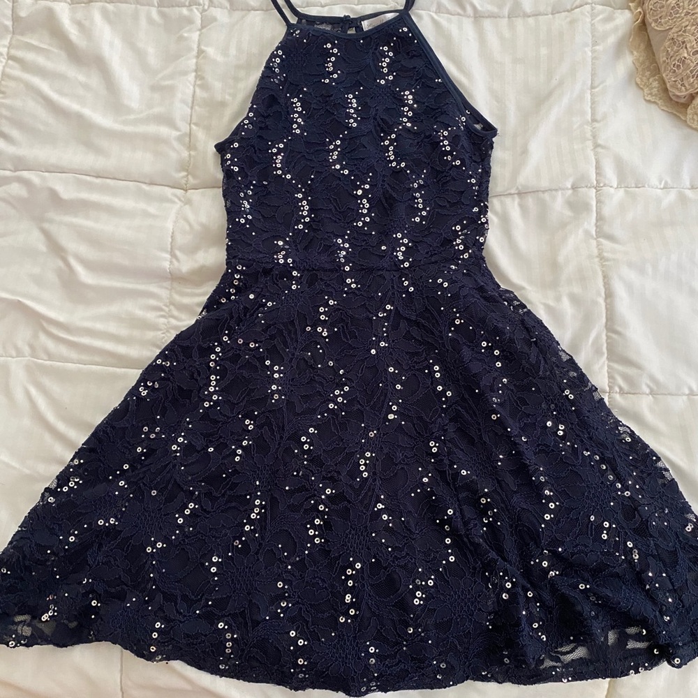 blue dress